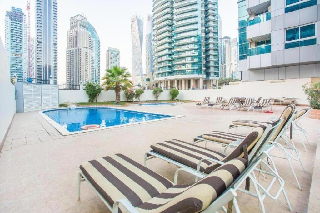 Luxury Apartments In Dubai Marina Exterior photo